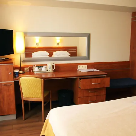 ナドモルスキ 4*