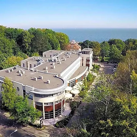 Nadmorski Szálloda 4*