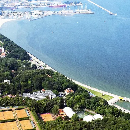 Nadmorski Hotel 4*