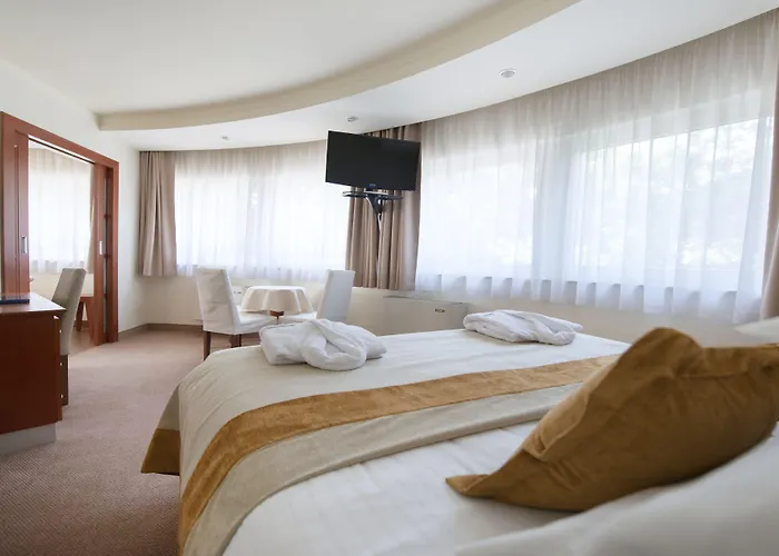 ホテル ナドモルスキ 4*