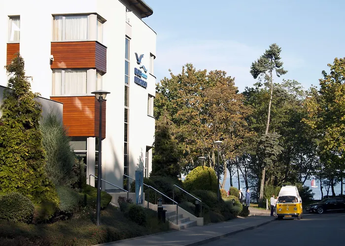 ナドモルスキ ホテル 4*